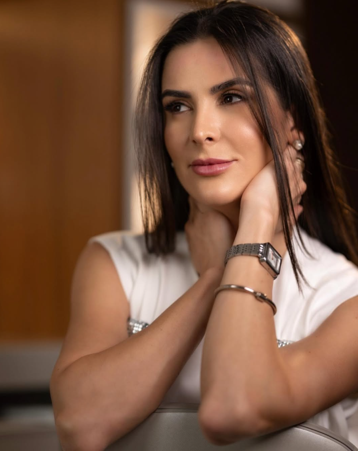 Caroline Ricci Lemos, aesthetician